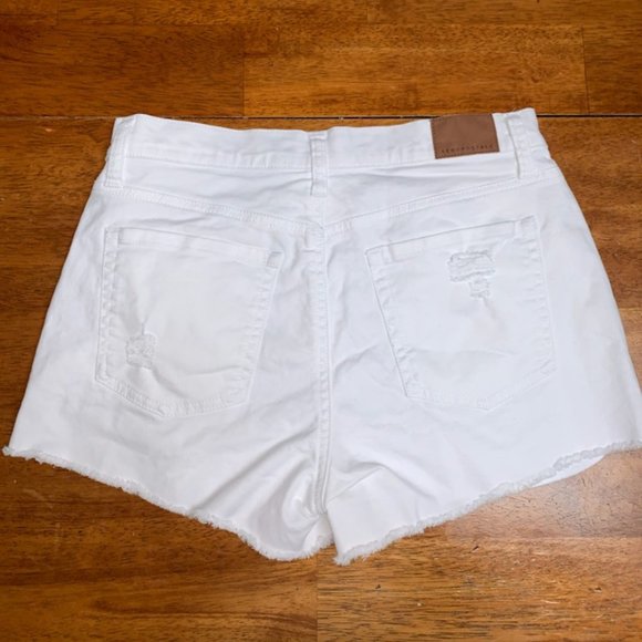 Aeropostale White Jean Shorts (Size: 6) - Picture 2 of 2
